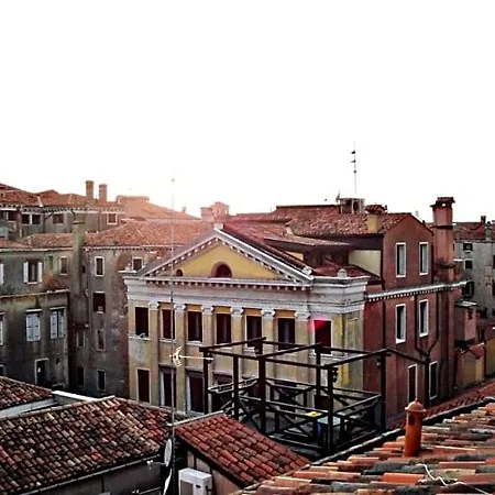Hotell Venice Apartments 3*