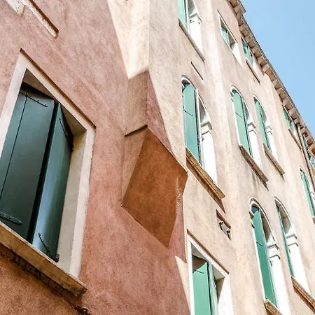 Venice Apartments * البندقية