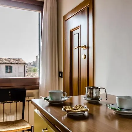 Venice Apartments شقة