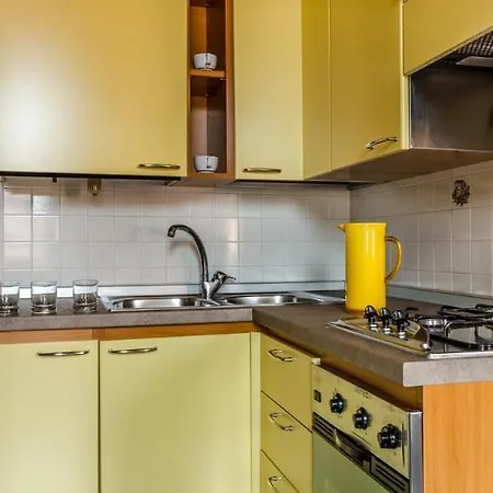 מלון Venice Apartments